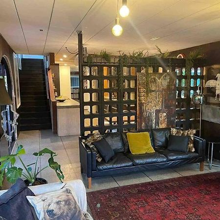 Electric Waihi Beach House - Family & Dog Friendly, Close To Beach, Pool Table, Outdoor Fire Room, Skate Ramp Bowentown Eksteriør bilde