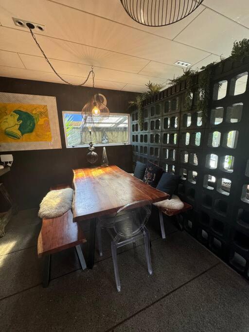 Electric Waihi Beach House - Family & Dog Friendly, Close To Beach, Pool Table, Outdoor Fire Room, Skate Ramp Bowentown Eksteriør bilde