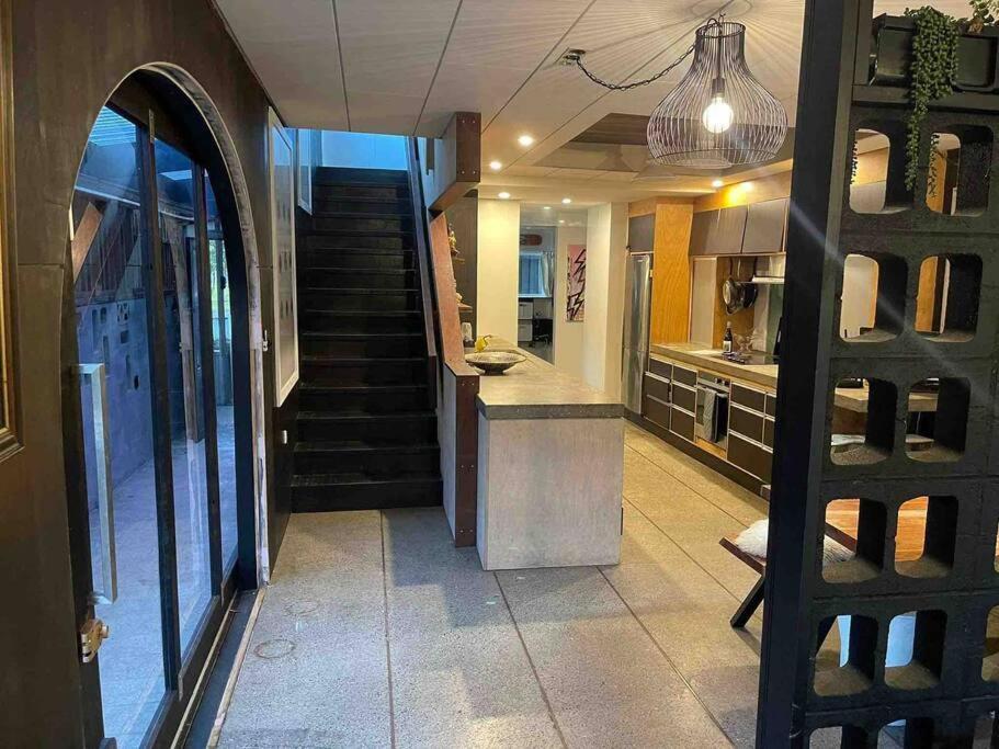 Electric Waihi Beach House - Family & Dog Friendly, Close To Beach, Pool Table, Outdoor Fire Room, Skate Ramp Bowentown Eksteriør bilde